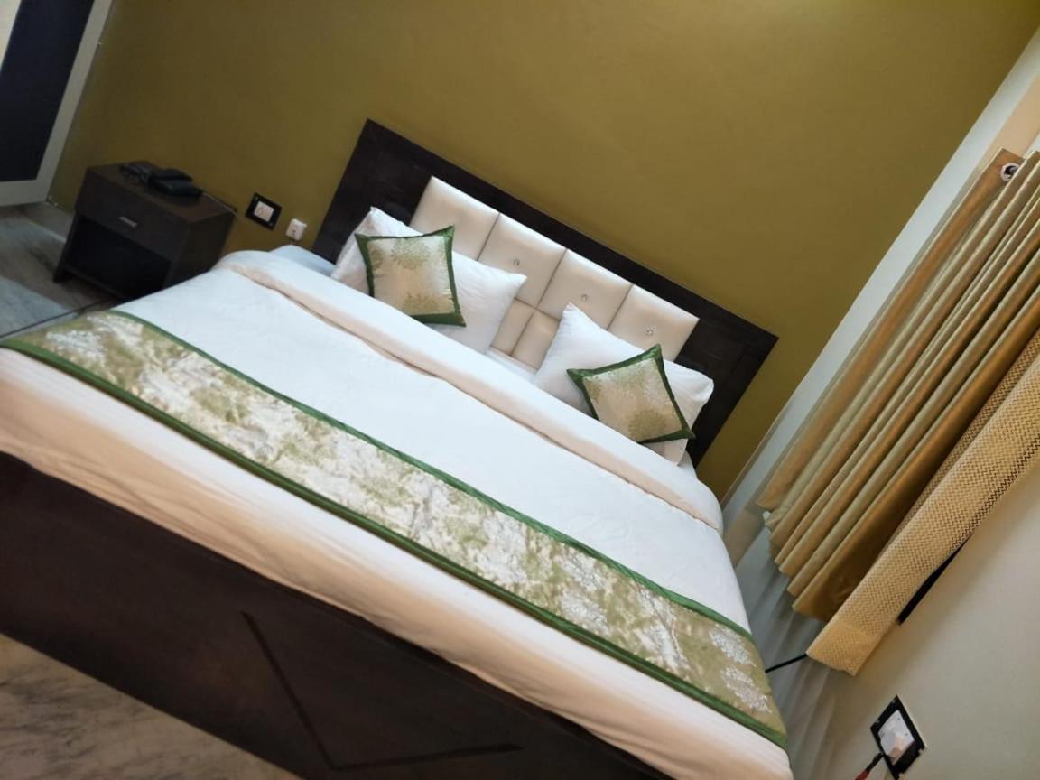 Surabhi Garden Inn Lucknow Exterior photo