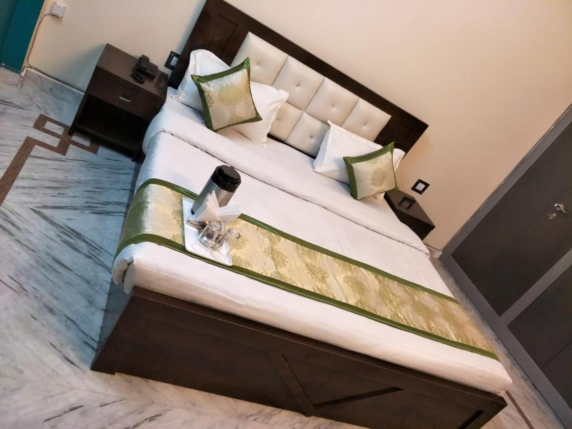 Surabhi Garden Inn Lucknow Exterior photo